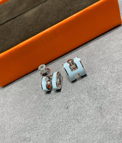 [Triumph Jewelry]POP H SKY BLUE STUD EARRINGS
