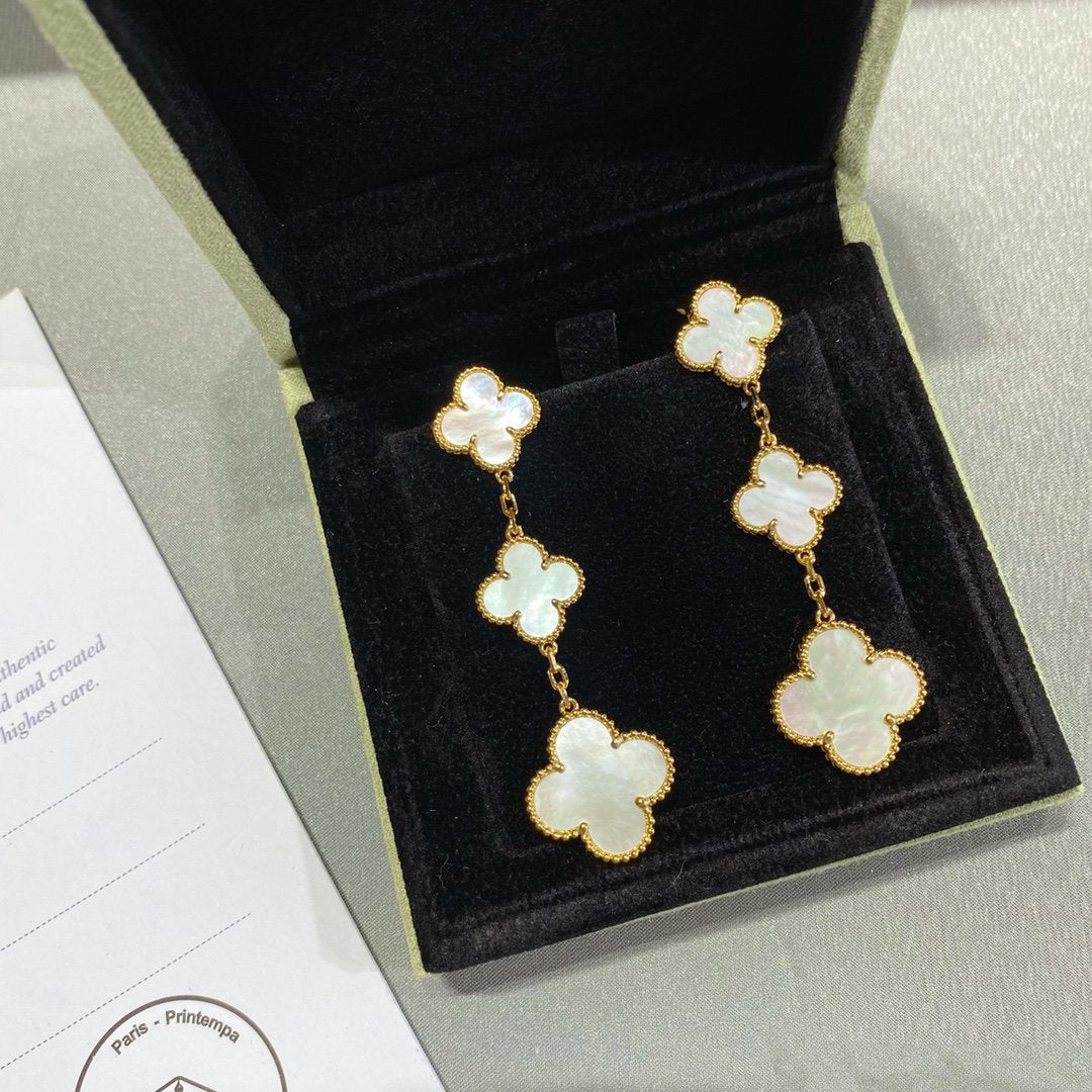 [Triumph Jewelry]CLOVER MOP 3 MOTIFS GOLD EARRINGS