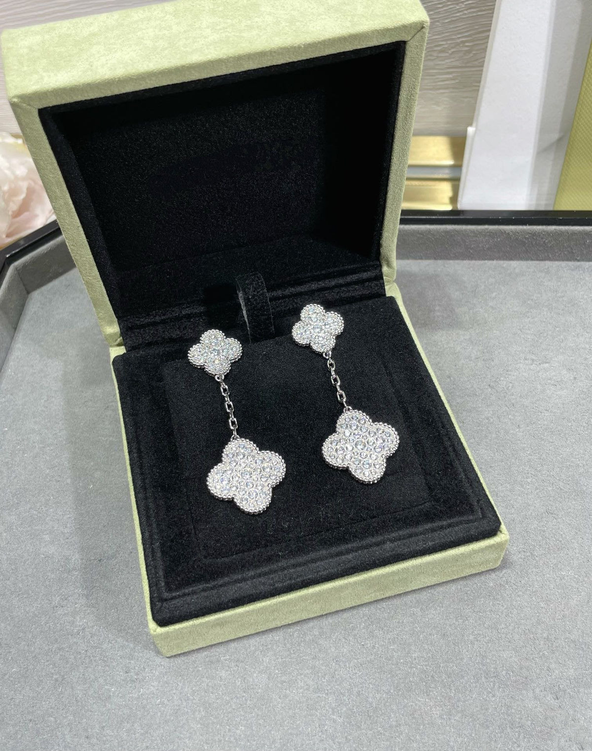 [Triumph Jewelry]CLOVER 2 MOTIFS DIAMOND PAVED SILVER EARRINGS