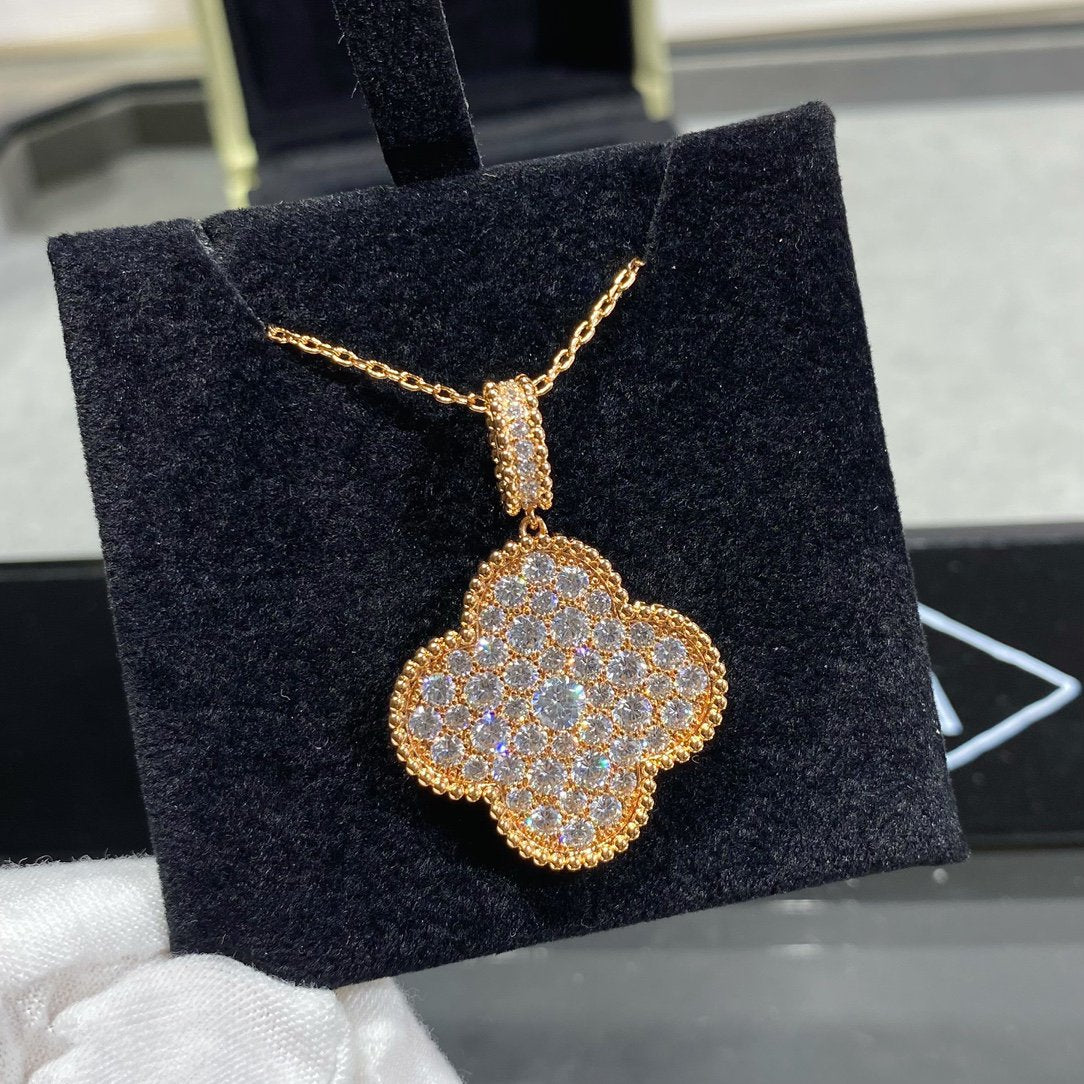 [Triumph Jewelry]CLOVER 25MM LARGE PEDANT DIAMOND PAVED LONG NECKLACE