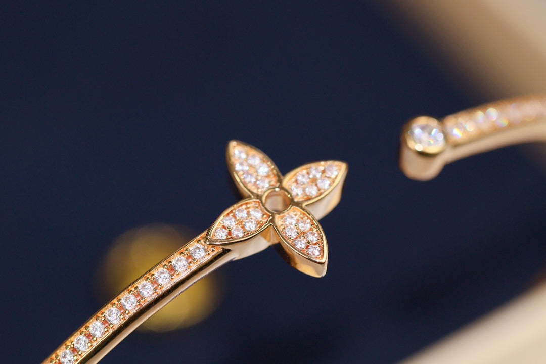 [Triumph Jewelry]IDYLLE PINK GOLD OPEN BRACELET DIAMOND PAVED