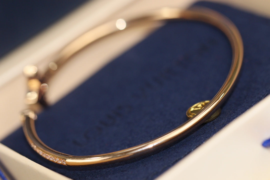 [Triumph Jewelry]IDYLLE PINK GOLD OPEN BRACELET DIAMOND PAVED