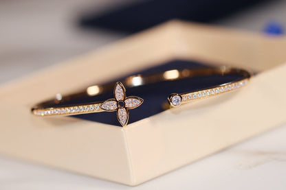 [Triumph Jewelry]IDYLLE GOLD OPEN BRACELET DIAMOND PAVED