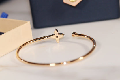 [Triumph Jewelry]IDYLLE GOLD OPEN BRACELET DIAMOND PAVED
