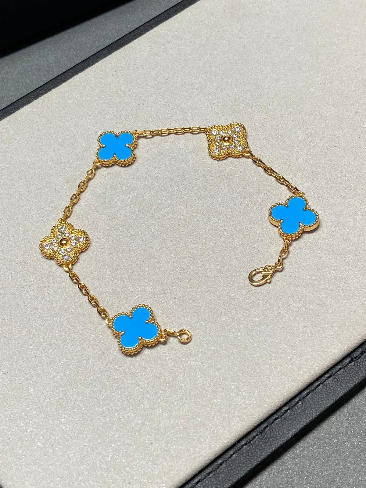 [Triumph Jewelry] CLOVER 5 MOTIF BLUE AGATE BRACELET COLLECTION