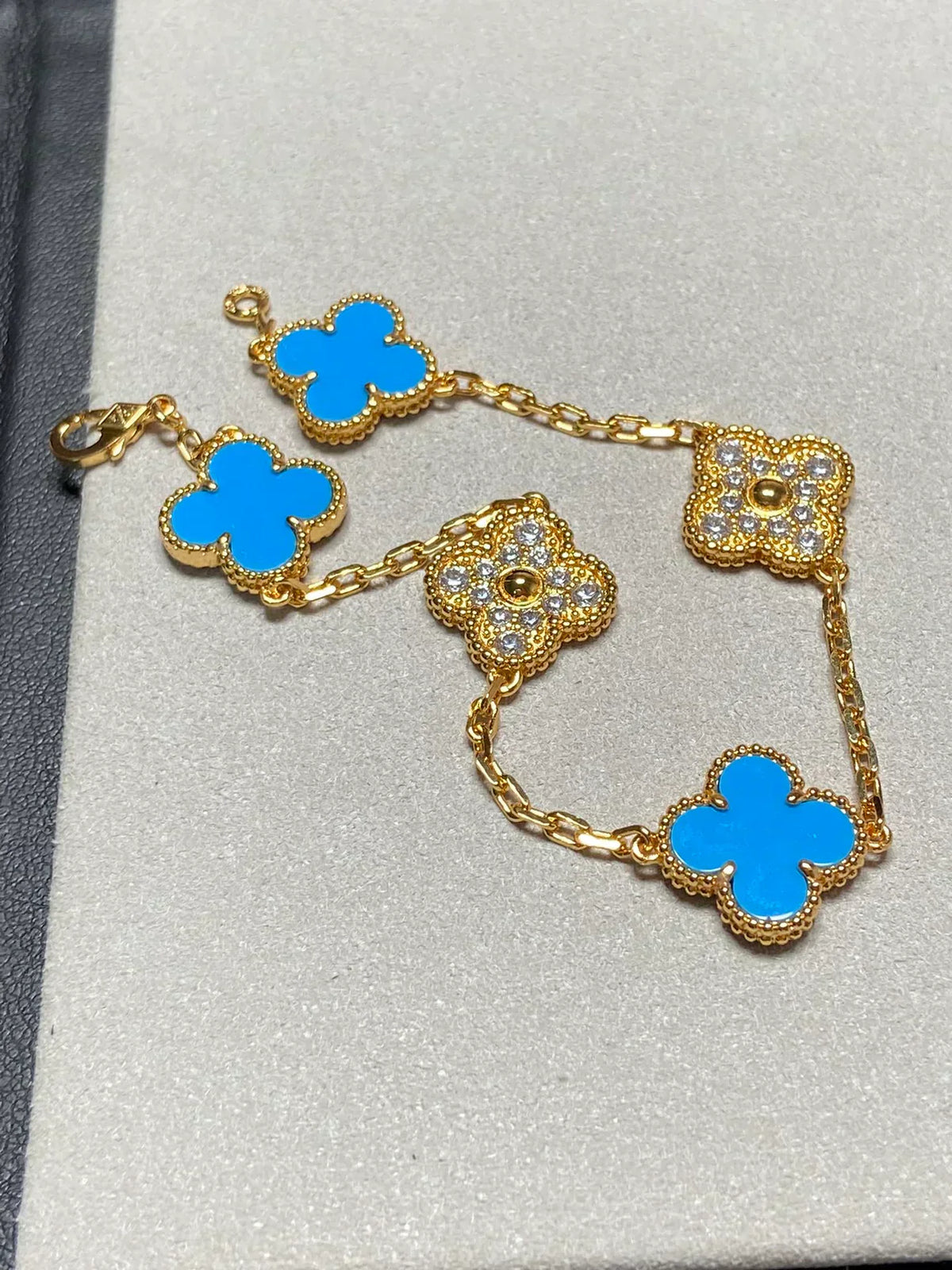 [Triumph Jewelry] CLOVER 5 MOTIF BLUE AGATE BRACELET COLLECTION
