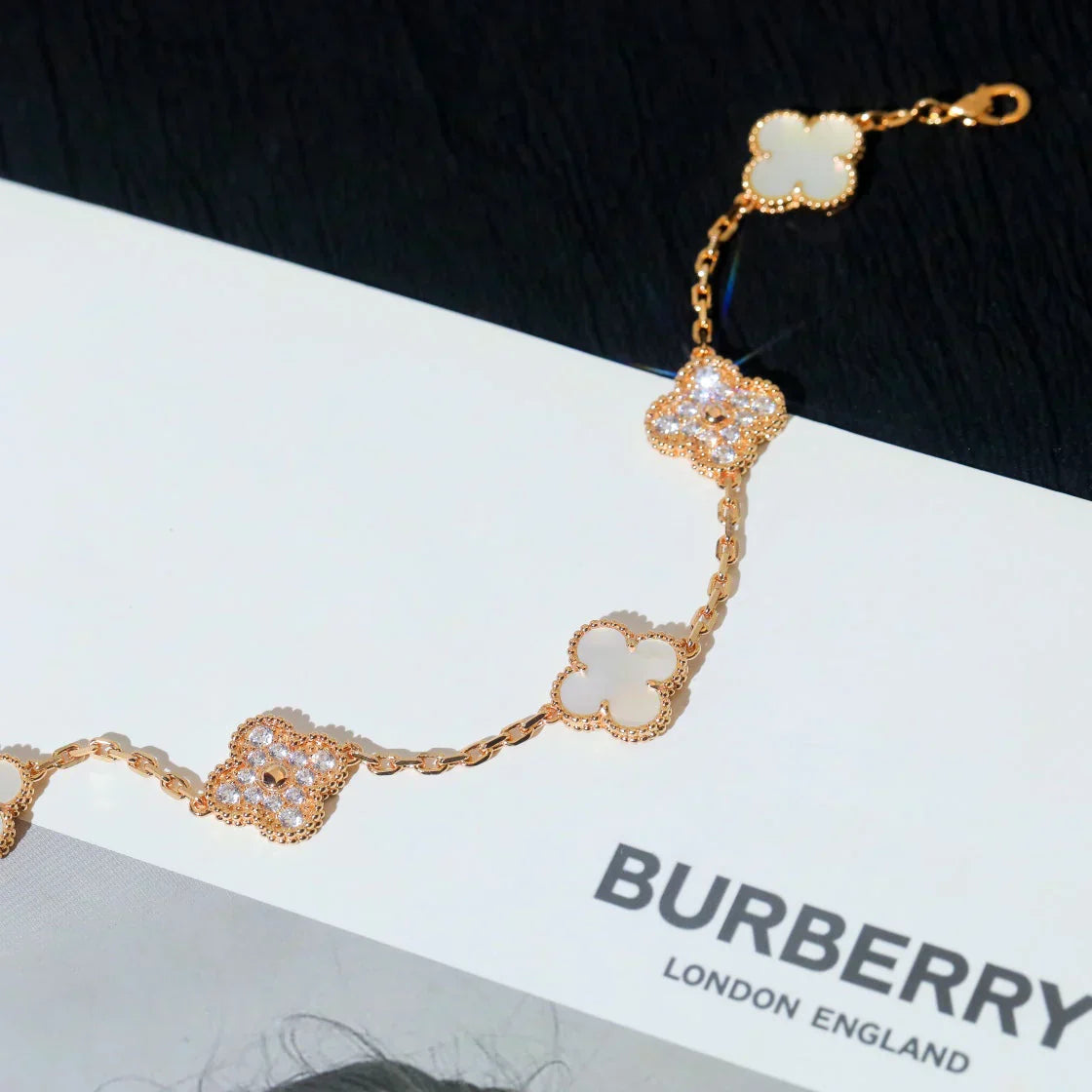 [Triumph Jewelry]CLOVER WHITE PEARL MOP 5 MOTIF BRACELET COLLECTION