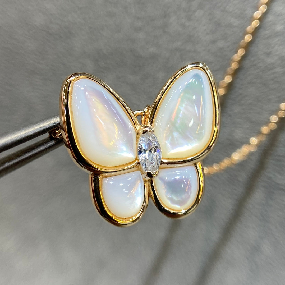 [Triumph Jewelry]BUTTERFLY MOP DIAMOND NECKLACE