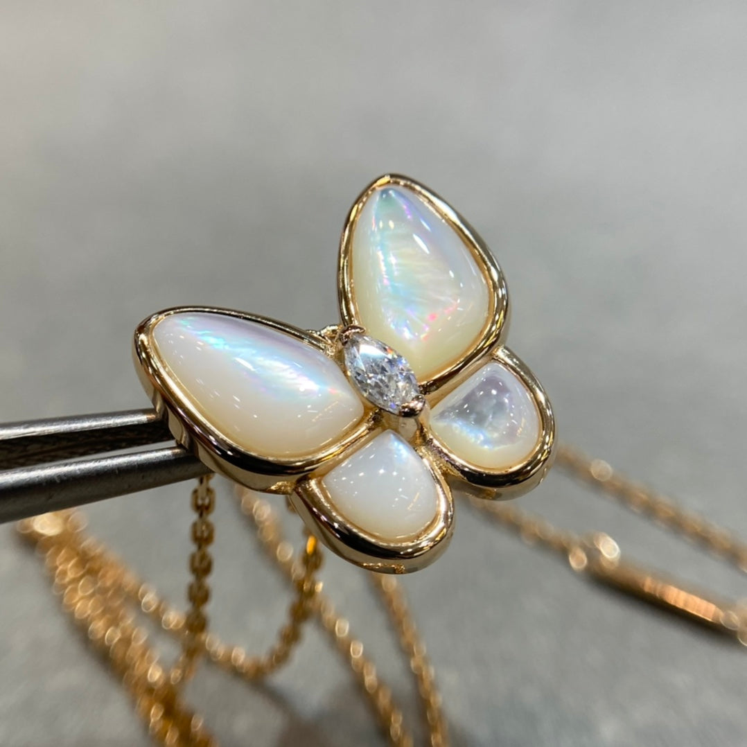 [Triumph Jewelry]BUTTERFLY MOP DIAMOND NECKLACE
