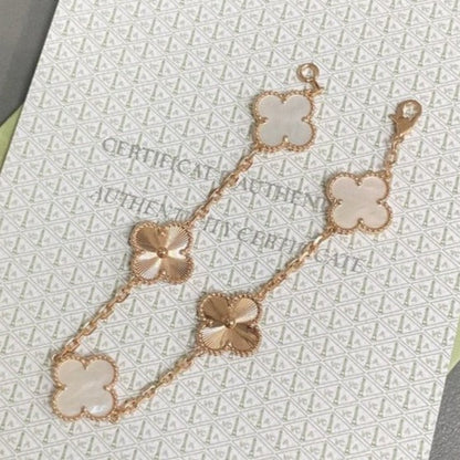 [Triumph Jewelry]CLOVER WHITE PEARL MOP 5 MOTIF BRACELET COLLECTION
