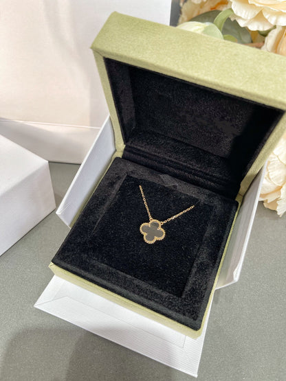 [Triumph Jewelry]CLOVER ROCK CRYSTAL ROSE GOLD NECKLACE