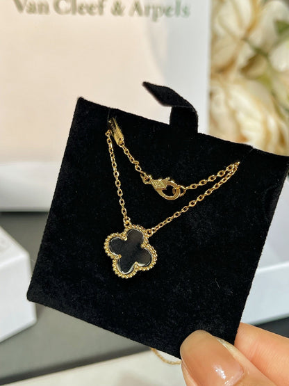 [Triumph Jewelry]CLOVER ROCK CRYSTAL ROSE GOLD NECKLACE