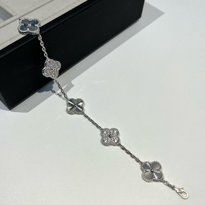 [Triumph Jewelry] CLOVER 5 MOTIF LASER BRACELET COLLECTION