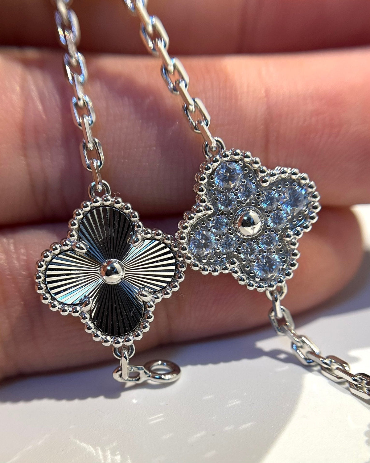 [Triumph Jewelry] CLOVER 5 MOTIF LASER BRACELET COLLECTION