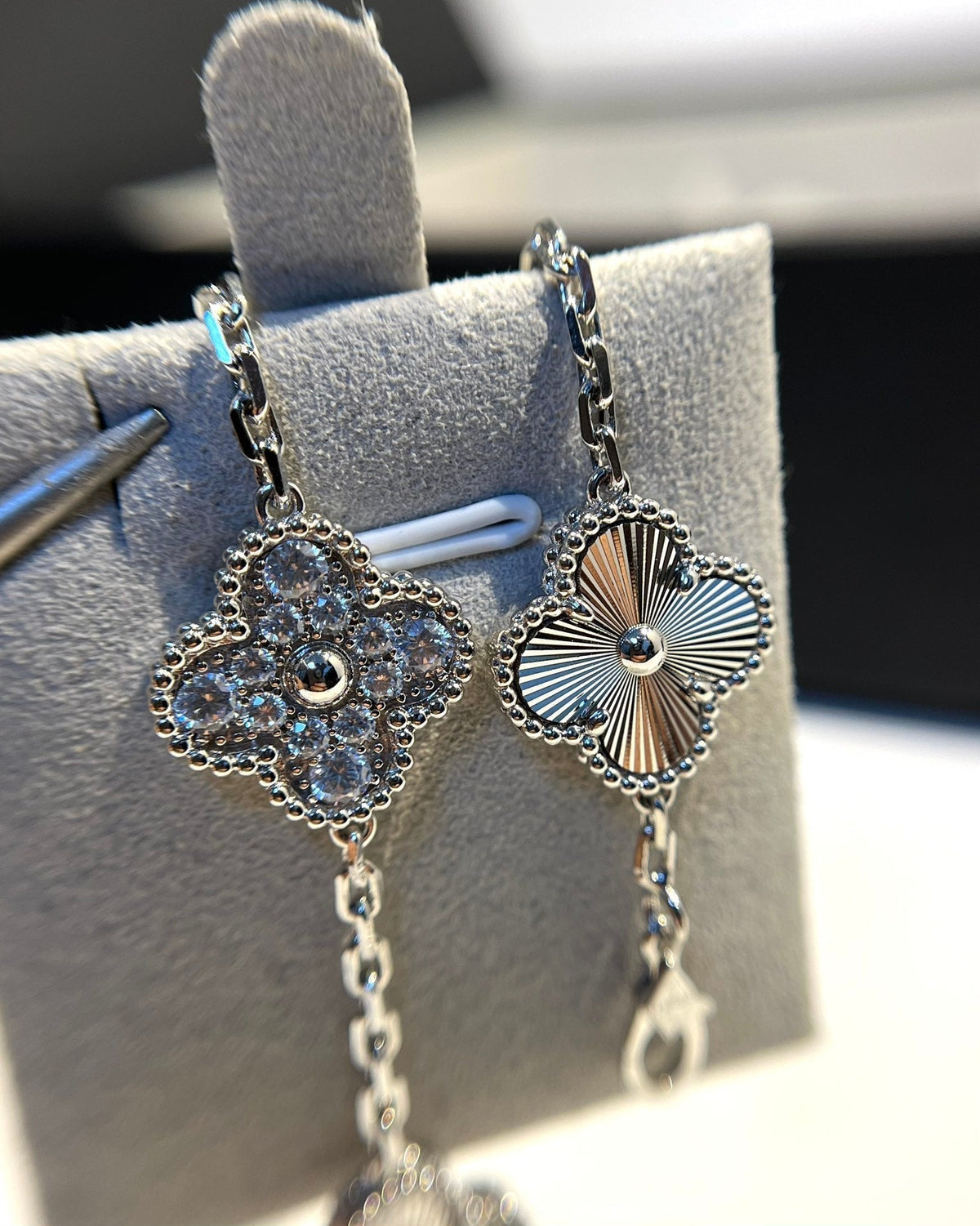 [Triumph Jewelry] CLOVER 5 MOTIF LASER BRACELET COLLECTION