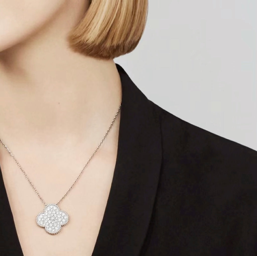 [Triumph Jewelry]CLOVER 25MM LARGE PENDANT DIAMOND PAVED SILVER NECKLACE