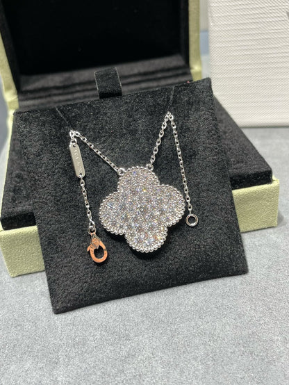 [Triumph Jewelry]CLOVER 25MM LARGE PENDANT DIAMOND PAVED SILVER NECKLACE