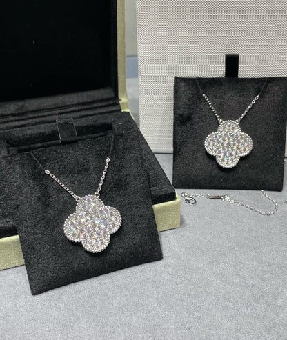 [Triumph Jewelry]CLOVER 25MM LARGE PENDANT DIAMOND PAVED SILVER NECKLACE