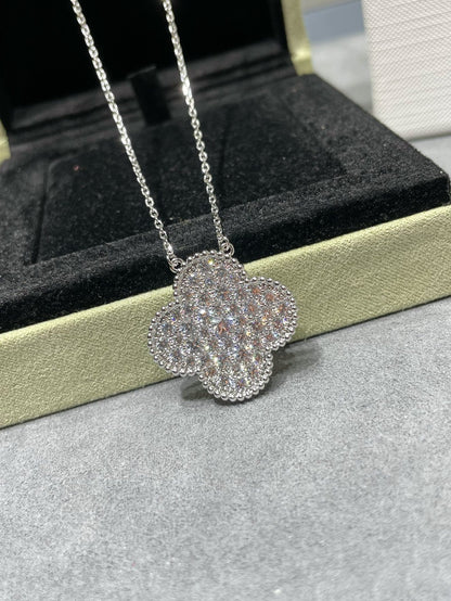 [Triumph Jewelry]CLOVER 25MM LARGE PENDANT DIAMOND PAVED SILVER NECKLACE
