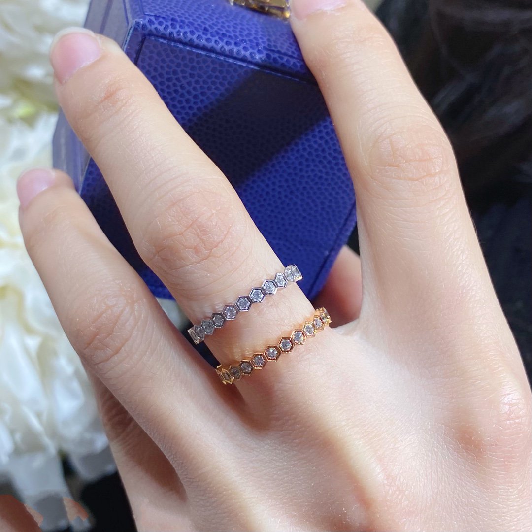 [Triumph Jewelry]BEE LOVE DIAMOND PAVED SMALL RING