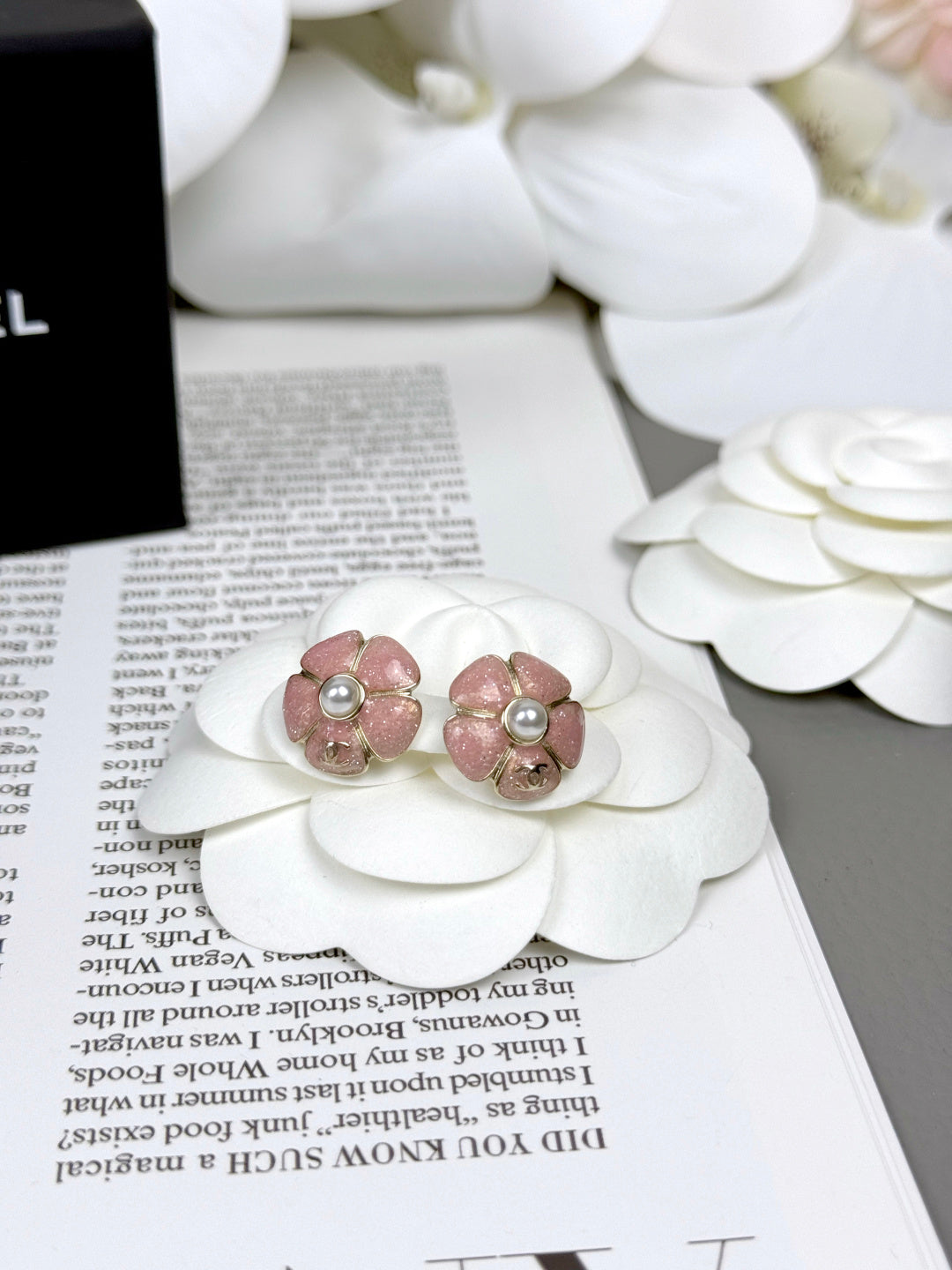 [Triumph Jewelry]26C Pink Camellia Pearl Enamel Stud Earrings