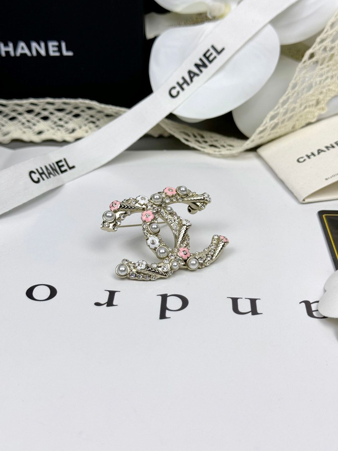 [Triumph Jewelry]26C Pink-White Enamel Ice Cream Cone Double C Brooch