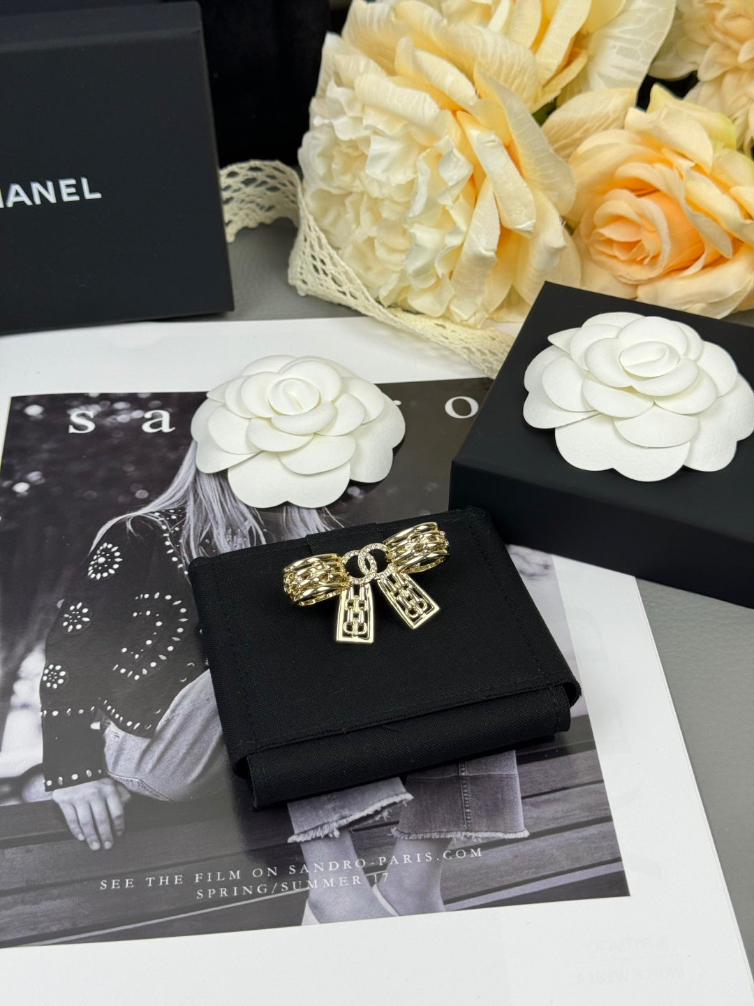[Triumph Jewelry]25K Hollow Bow Brooch