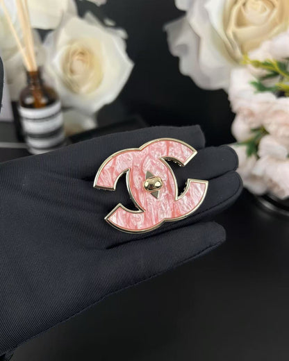 [Triumph Jewelry]Pink Resin Classic Brooch 5cm