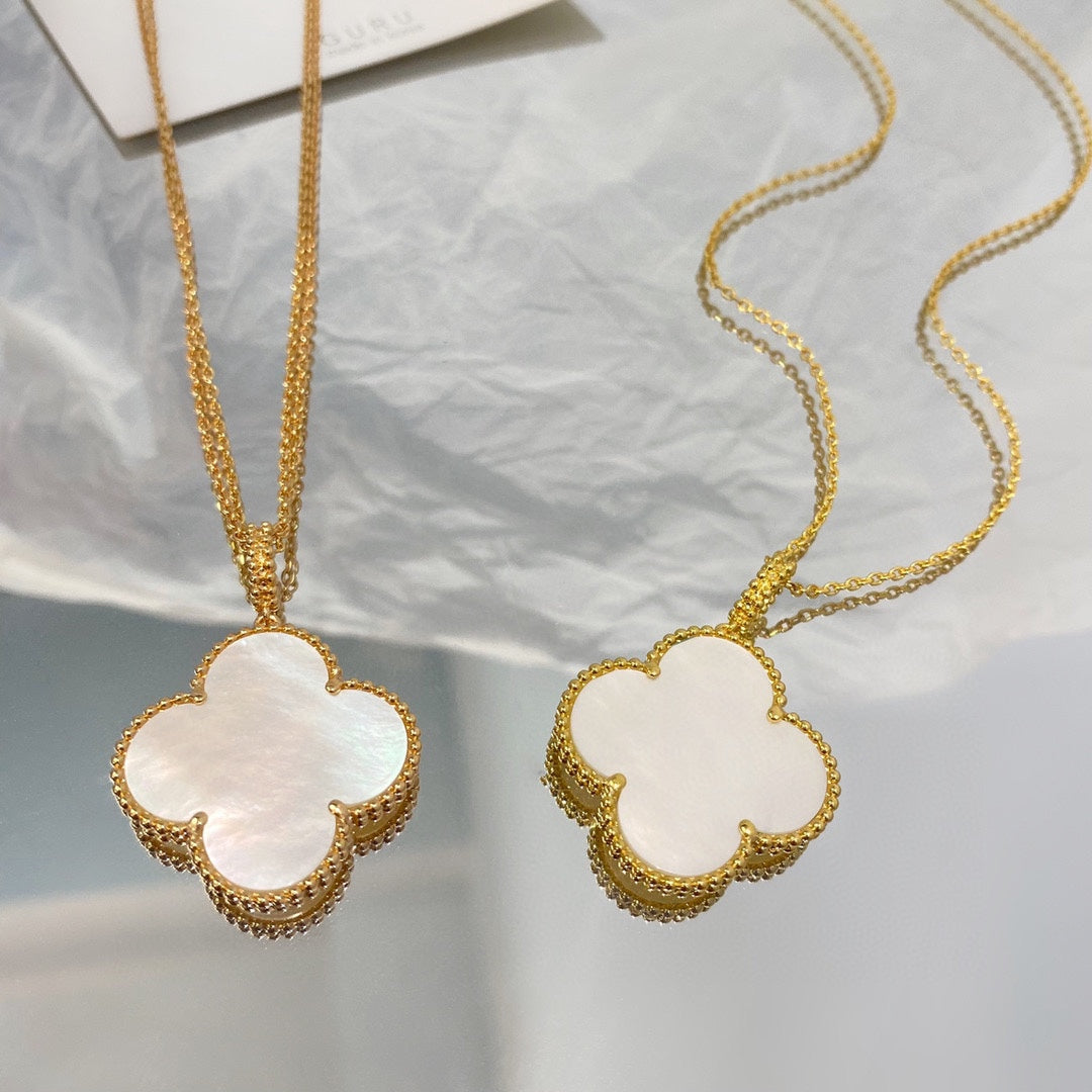 [Triumph Jewelry]CLOVER 25MM MOP LARGE PENDANT NECKLACE
