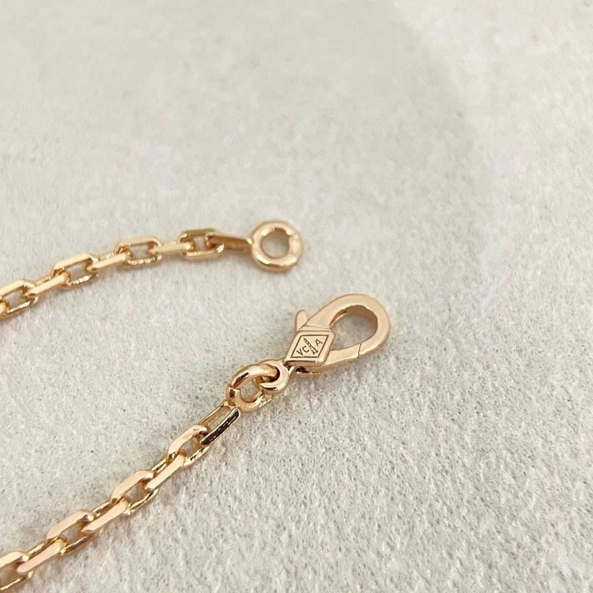 [Triumph Jewelry]ROSE QUARTZ MIXED FLOWER BUTTERFLY SWEATER CHAIN