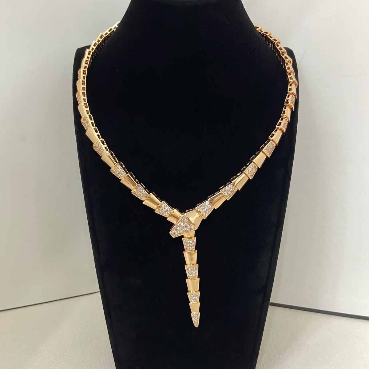 [Triumph Jewelry]NEW WIDE BAND INLAID DIAMOND SNAKE NECKLACE