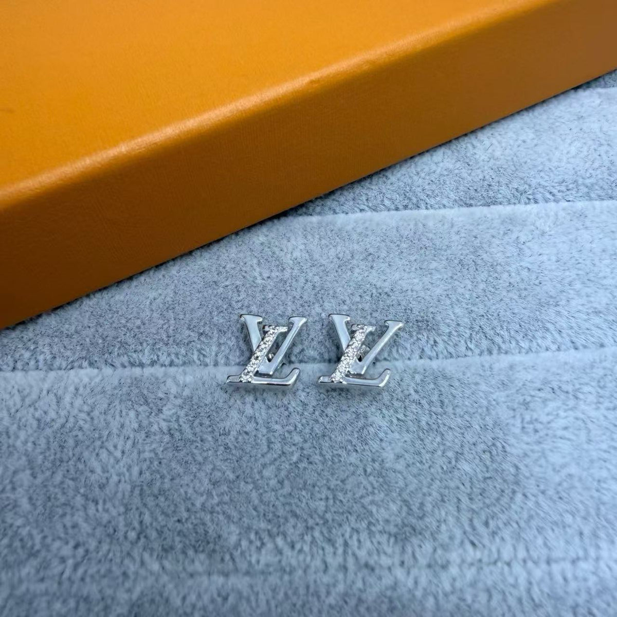 [Triumph Jewelry]LETTER STUDS WITH STONES