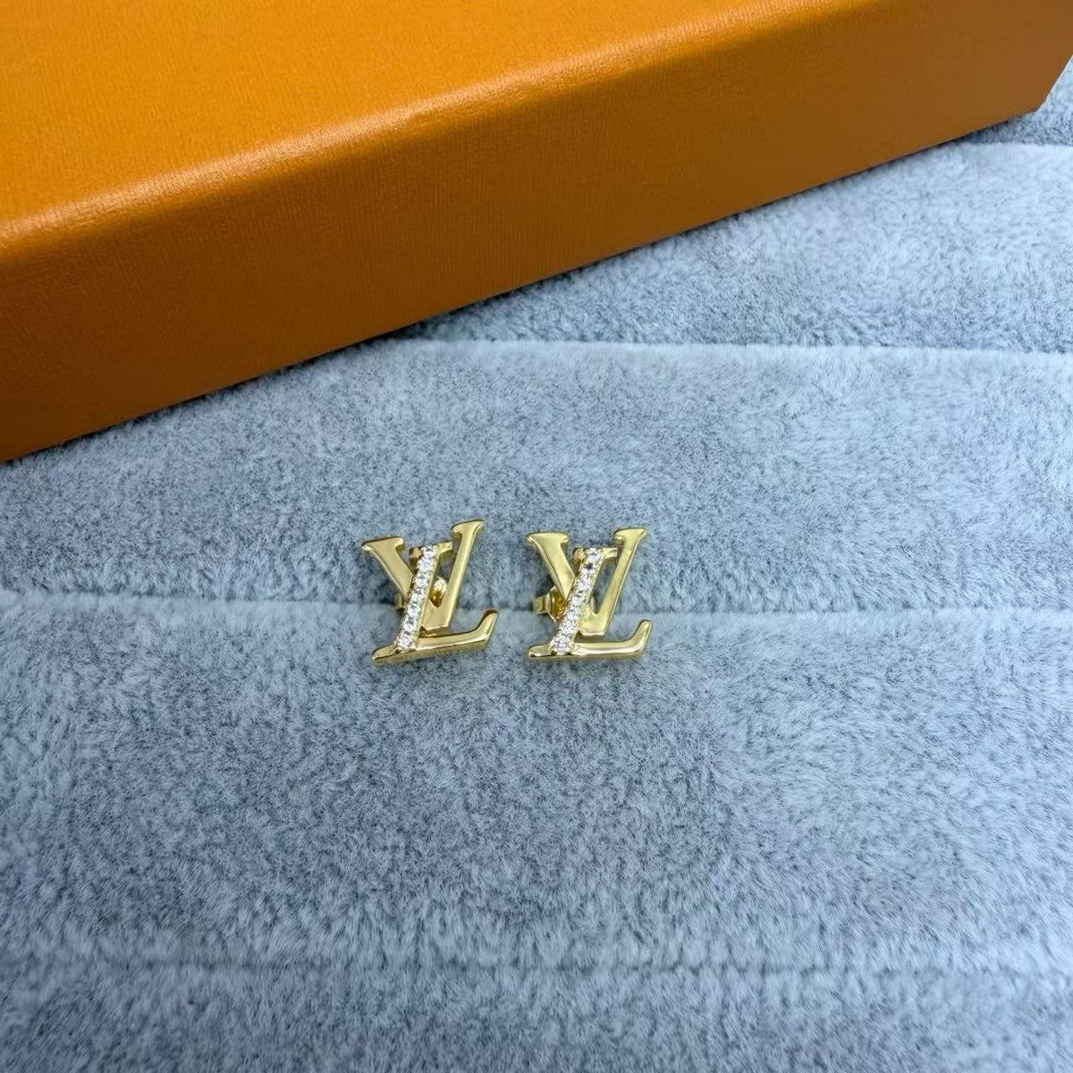 [Triumph Jewelry]LETTER STUDS WITH STONES