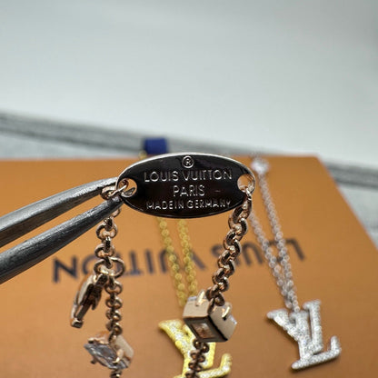 Triumph Jewelry]FULL DIAMOND LETTER NECKLACE