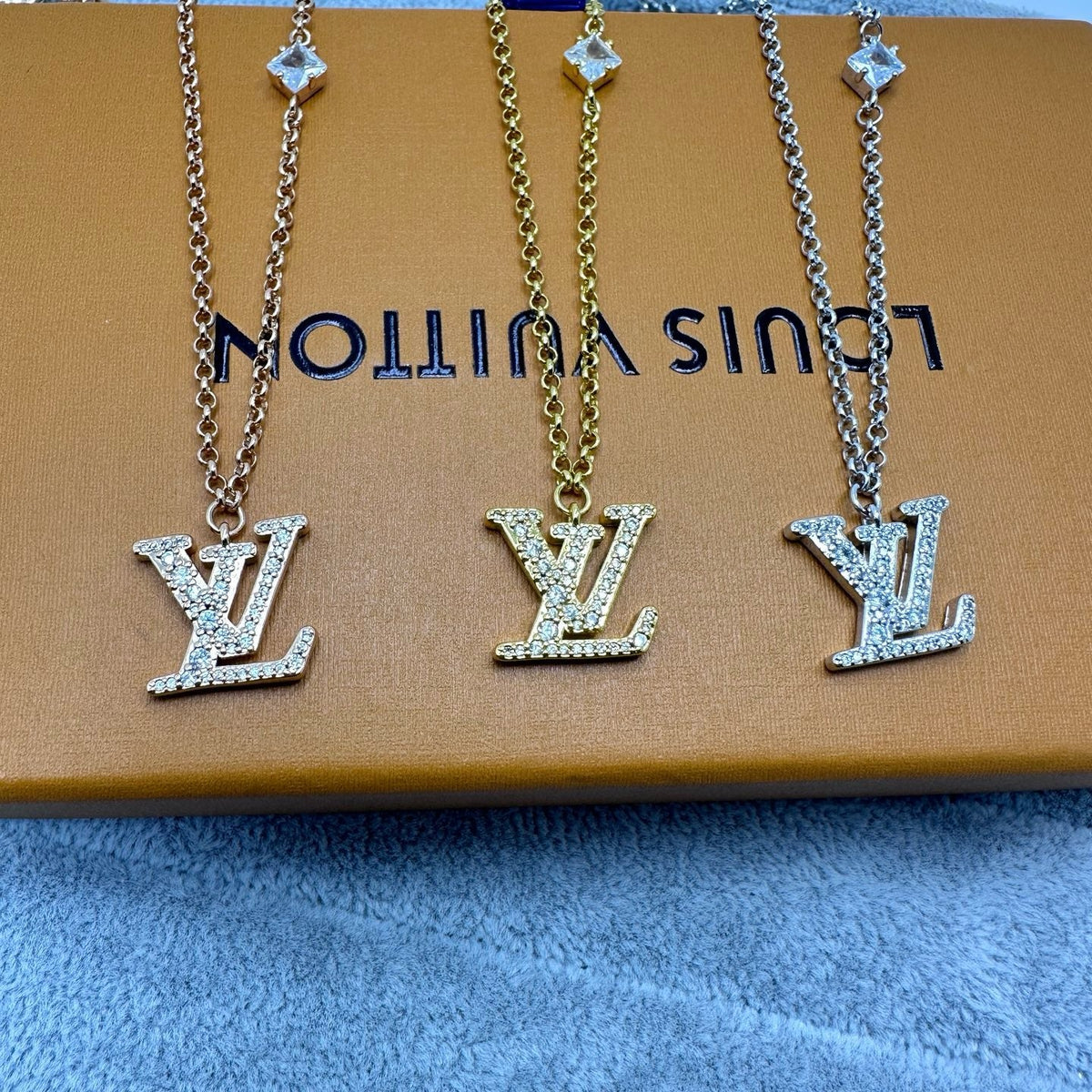 Triumph Jewelry]FULL DIAMOND LETTER NECKLACE