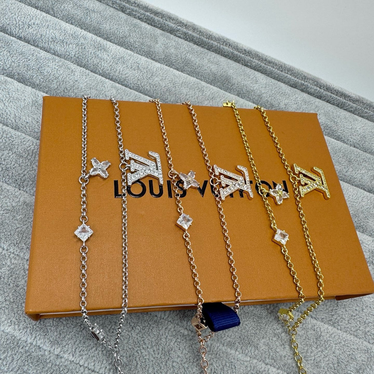 Triumph Jewelry]FULL DIAMOND LETTER NECKLACE