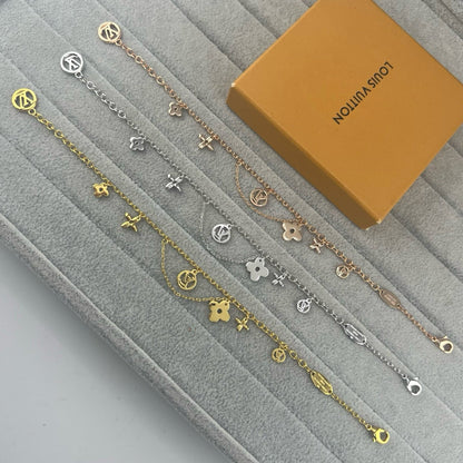[Triumph Jewelry]SMOOTH MULTI FLOWER BRACELET