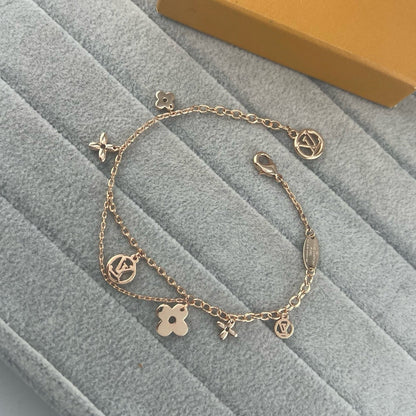 [Triumph Jewelry]SMOOTH MULTI FLOWER BRACELET