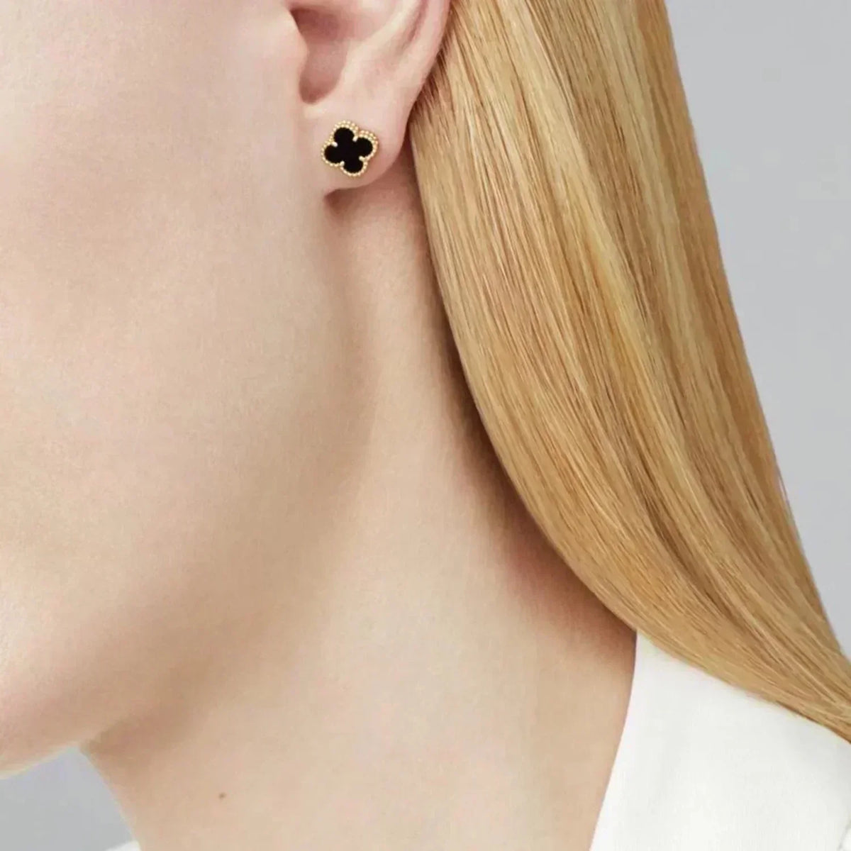 [Triumph Jewelry]CLOVER MINI 9.5MM BLACK MOP EARRINGS