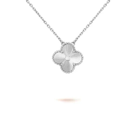 [Triumph Jewelry]CLOVER  15MM DIAMOND LASER NECKLACE SILVER