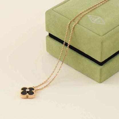 [Triumph Jewelry]CLOVER 15MM DIAMOND ONYX NECKLACE