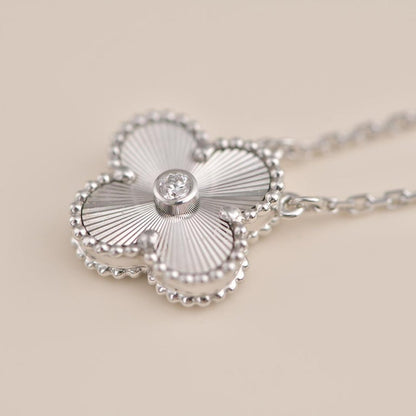 [Triumph Jewelry]CLOVER  15MM DIAMOND LASER NECKLACE SILVER