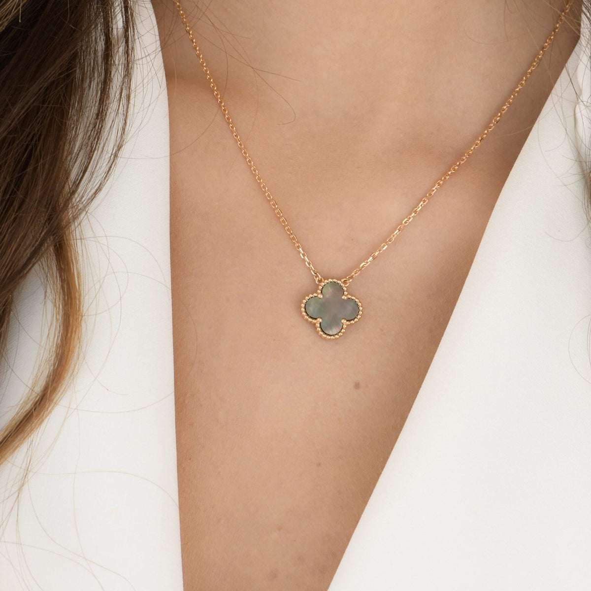 [Triumph Jewelry]CLOVER 15MM  GRAY MOTHER OF PEARL NECKLACE