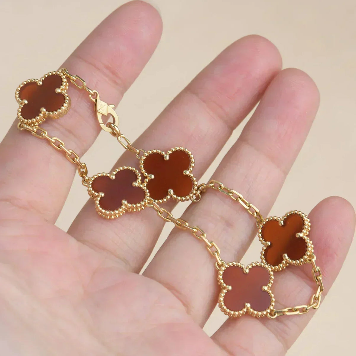 [Triumph Jewelry] CLOVER 5 MOTIF RED CORNELIAN BRACELET COLLECTION