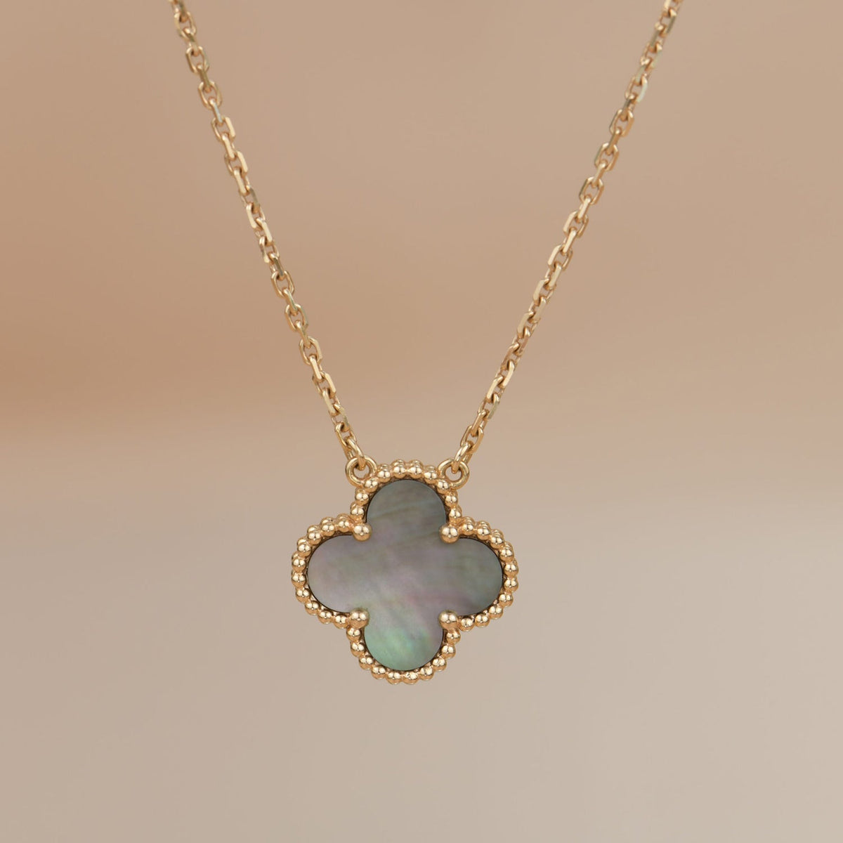 [Triumph Jewelry]CLOVER 15MM  GRAY MOTHER OF PEARL NECKLACE