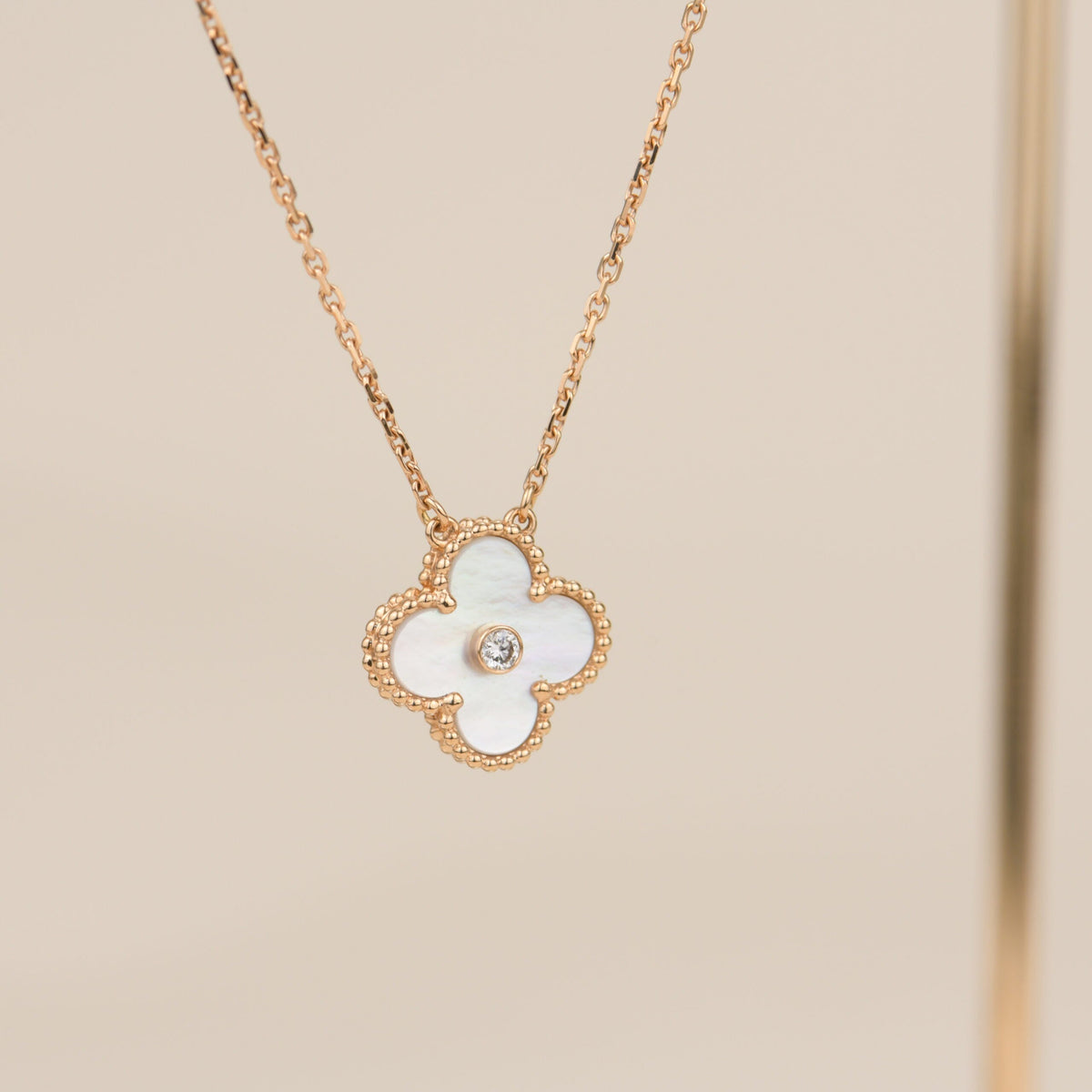 [Triumph Jewelry]CLOVER 15MM DIAMOND WHITE FRITILLARIA NECKLACE
