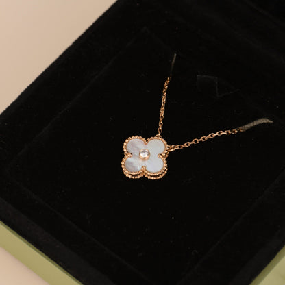 [Triumph Jewelry]CLOVER 15MM DIAMOND WHITE FRITILLARIA NECKLACE