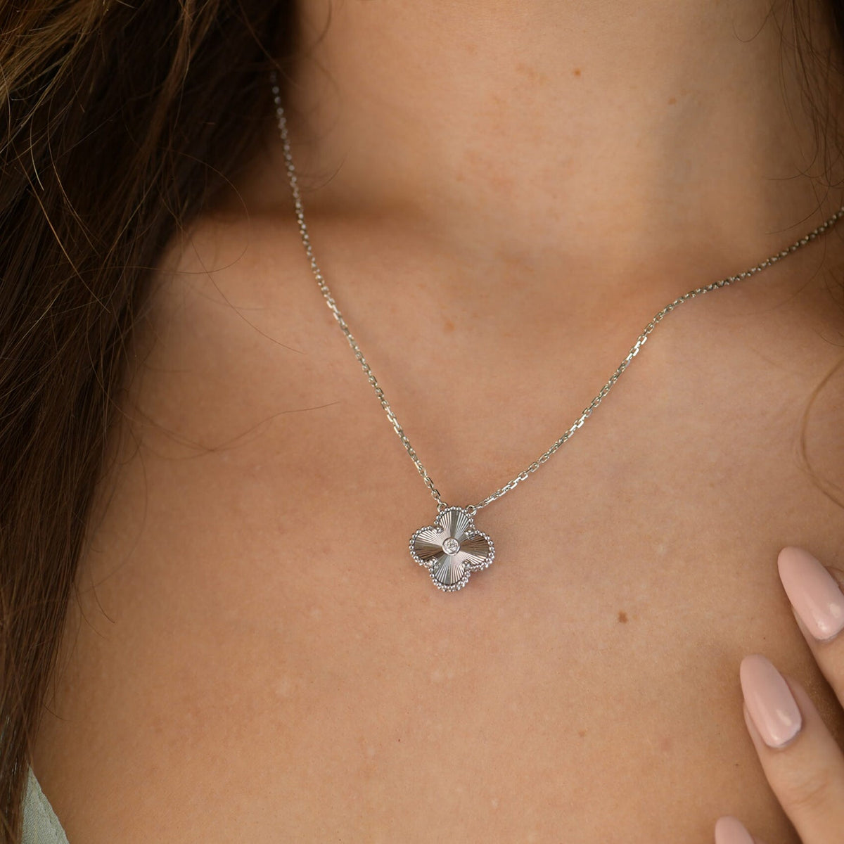 [Triumph Jewelry]CLOVER  15MM DIAMOND LASER NECKLACE SILVER