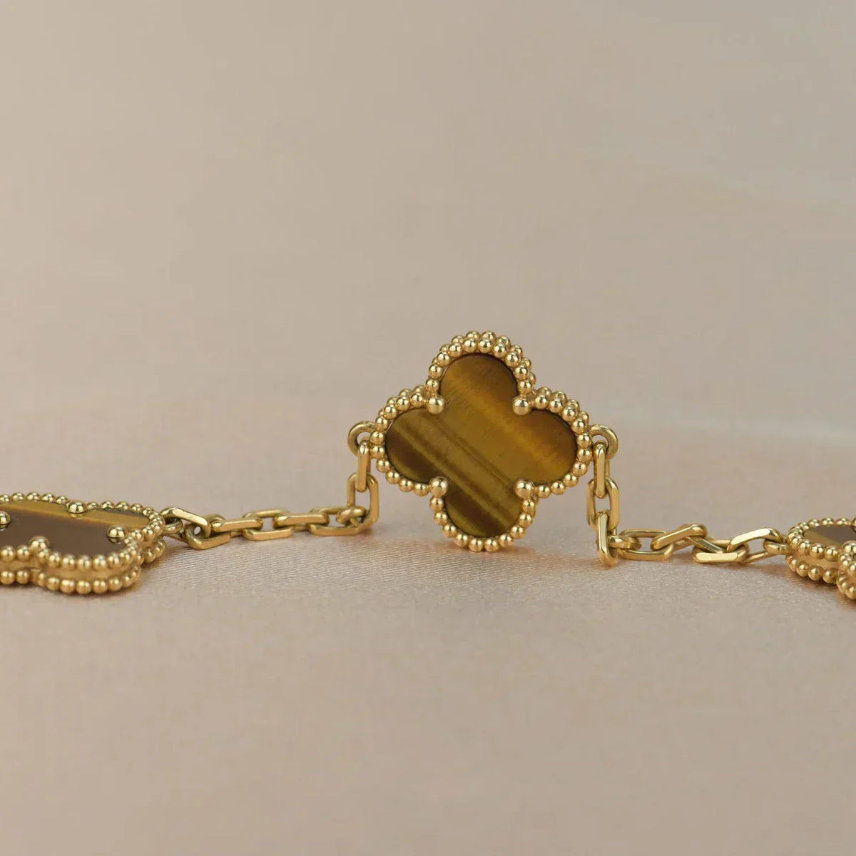 [Triumph Jewelry] CLOVER 5 MOTIFS TIGER EYE BRACELET COLLECTION
