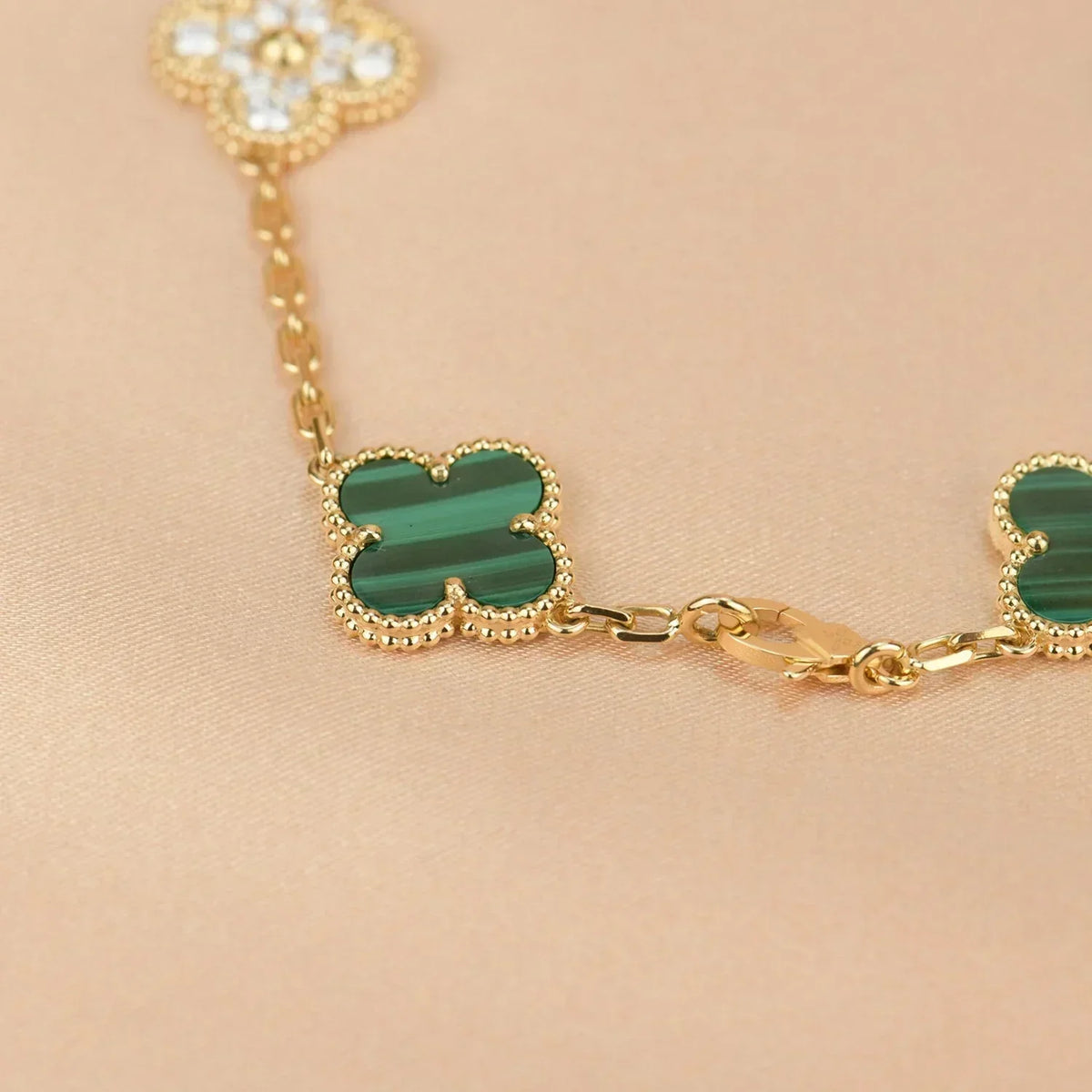 [Triumph Jewelry] CLOVER 5 MOTIF MALACHITE BRACELET COLLECTION
